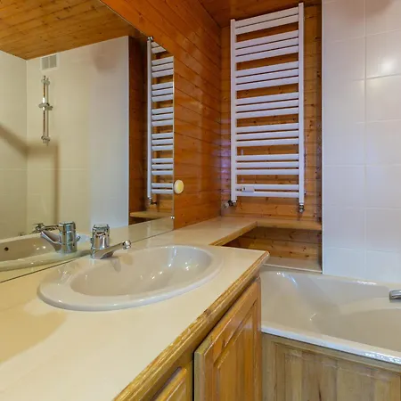 4 Pieces Avec Balcon, Wifi Et Parking Couvert Apartment